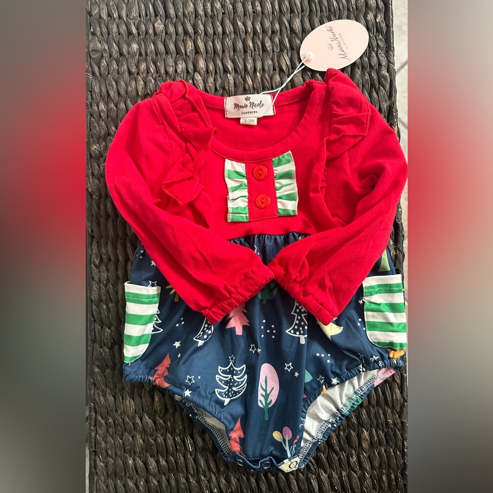 Christmas tree onesie 6-12 months NWT